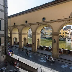Apartment Vasari Next To Pontevecchio, Florence